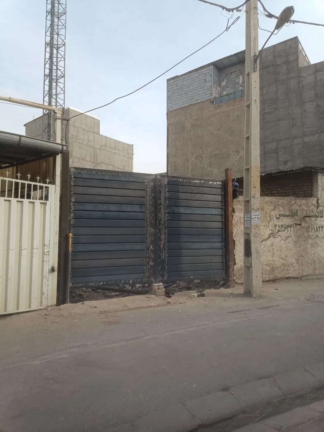 اجاره چهار دیواری ۳۰۰ مترمربع وسط شهر