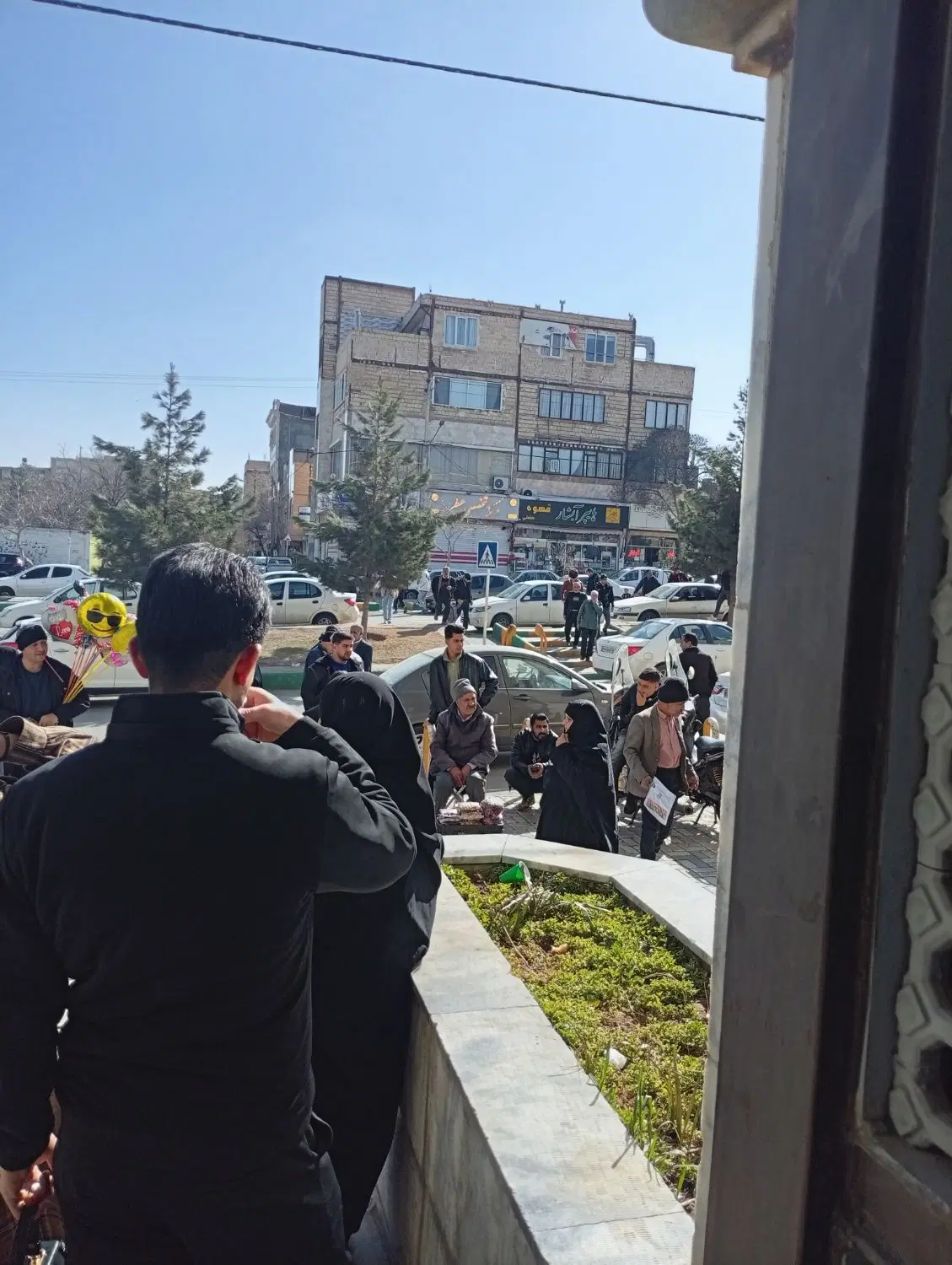 مغازه تجاری دائم.سند شش دانگ.دارای پایانکار.