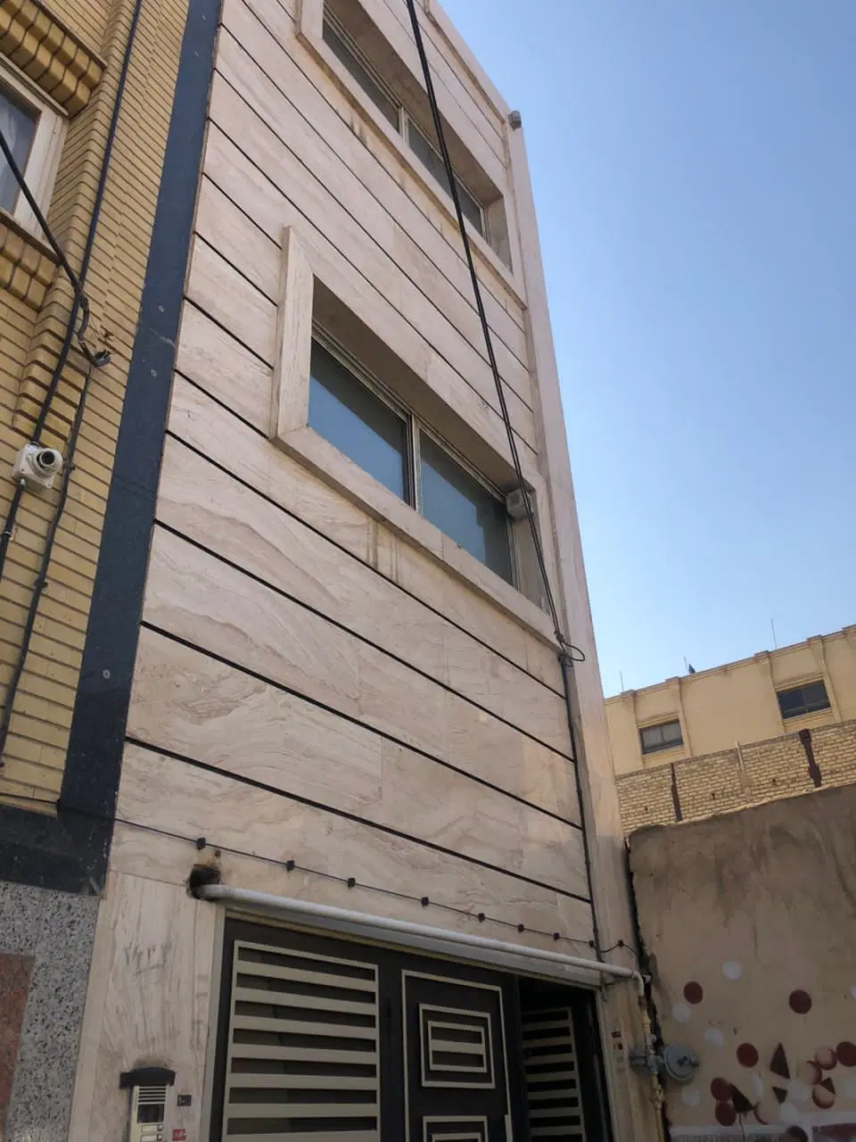 فروش دو سوئیت ۴۰ متری روی پیلوت با پارکینگ