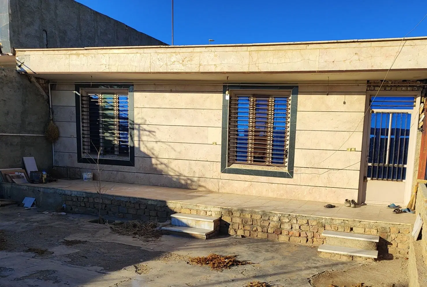 ویلایی زعفران ابیک