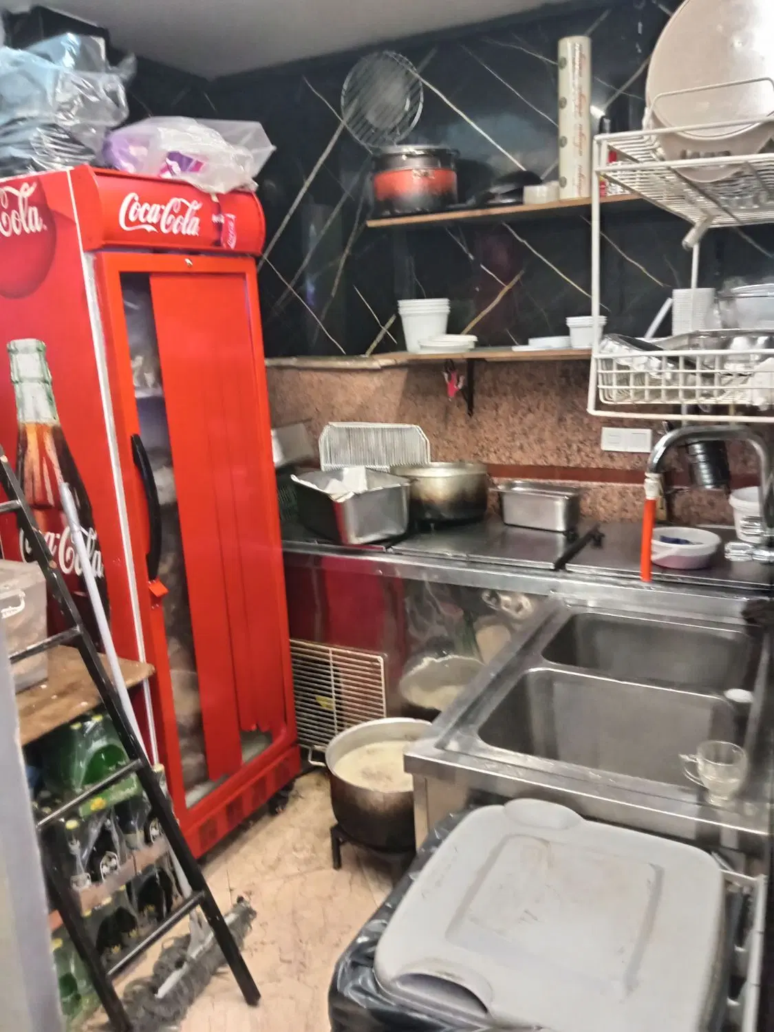 مغازه 40 متر بر اصلی روبه رو سینما دماوند