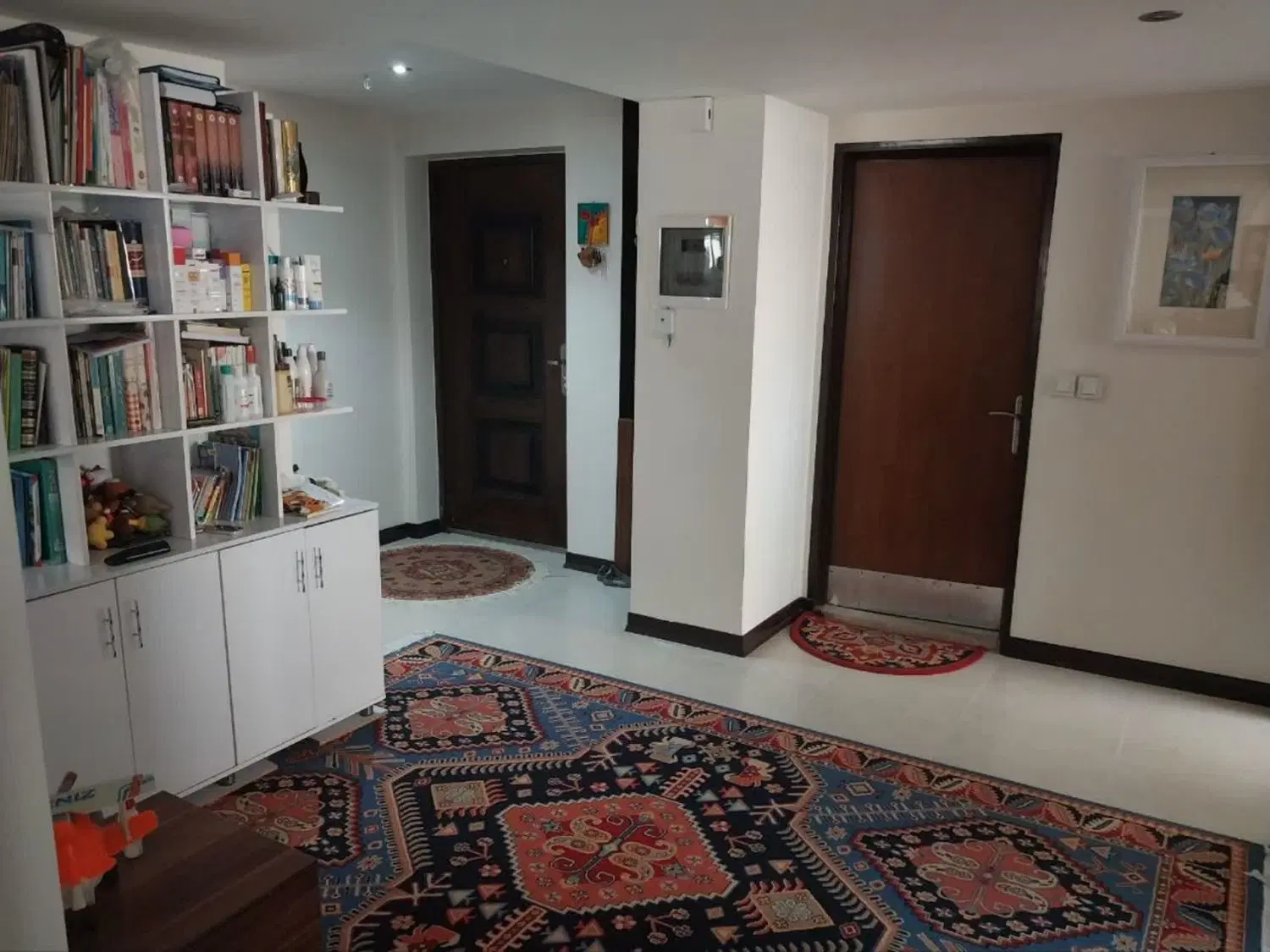 فروش و معاوضه آپارتمان کوه نور بهارستان طبقه پنجم