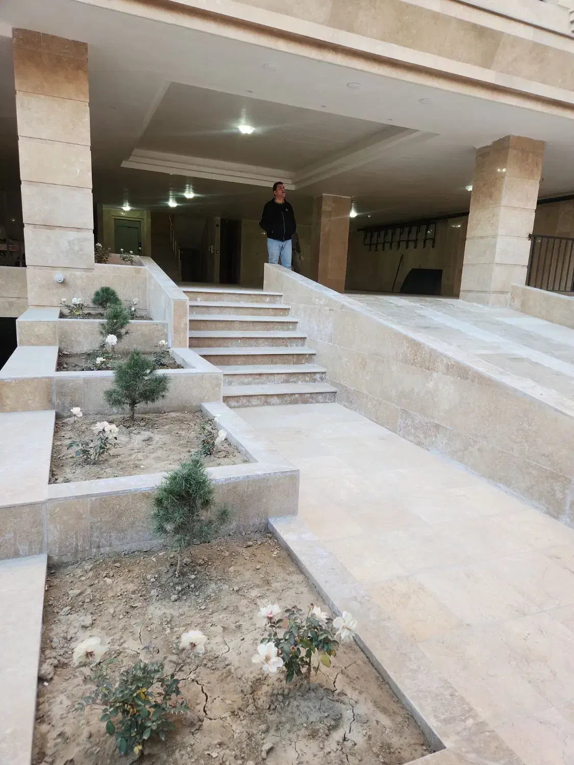 آپارتمان ۱۱۰ متری کلیدنخورده
