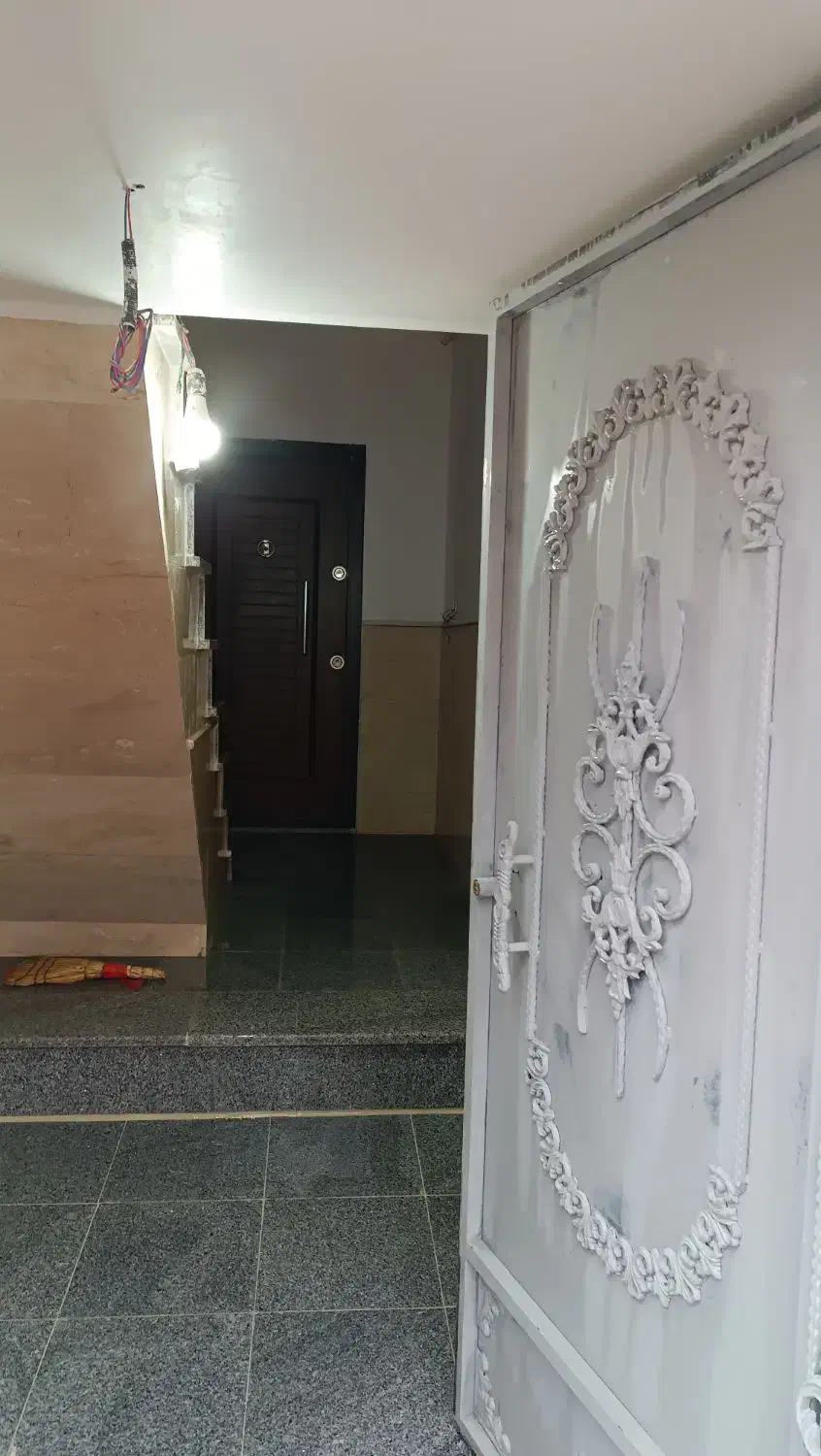 خونه دو طبقه طبقه اول برای اجاره