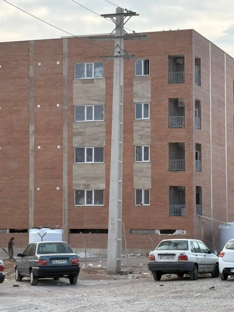 100متری باپارکینگ مسقف فاز جدید پرند