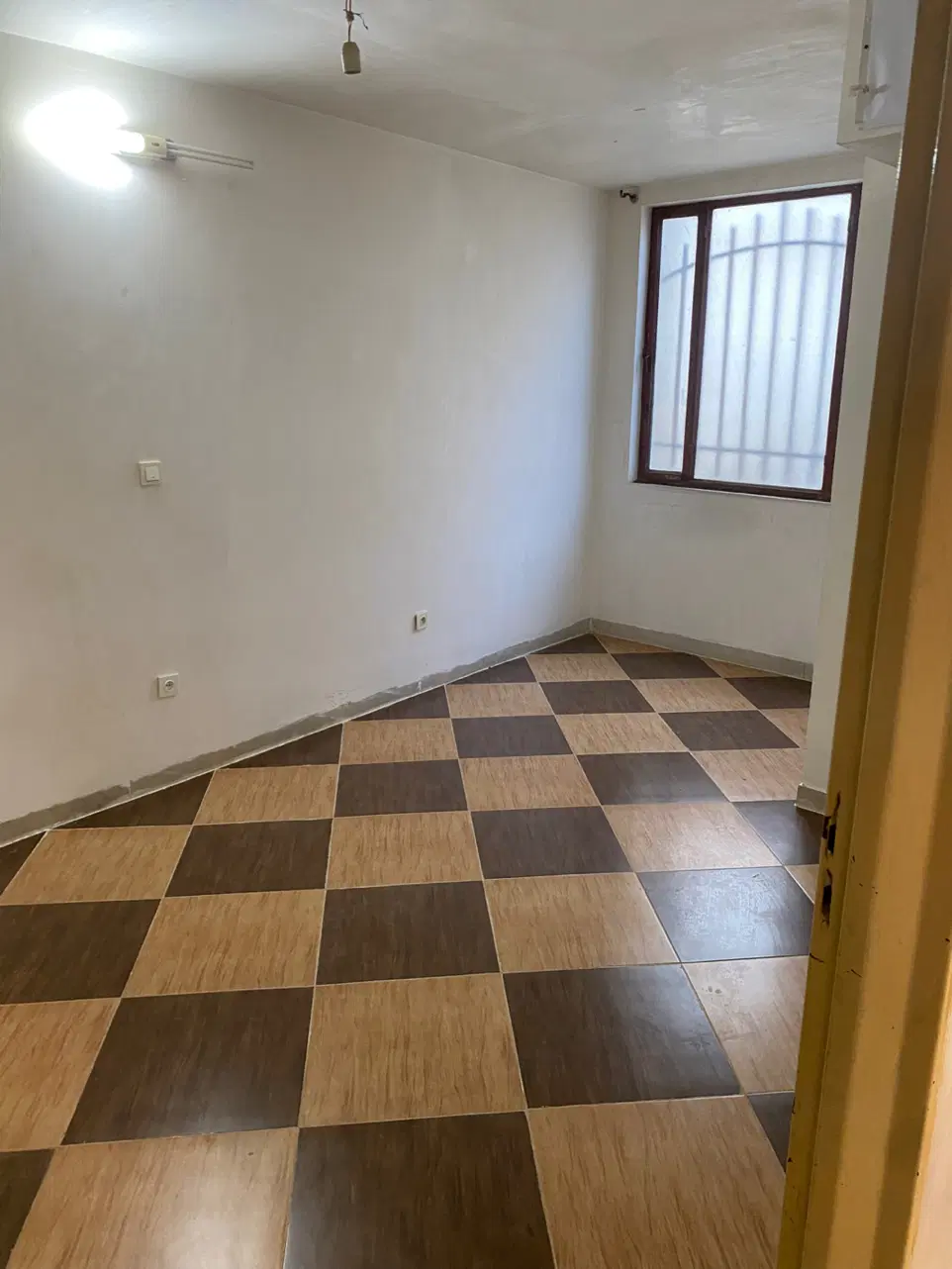 اجاره مسکونی ۹۰متری احتشامیه