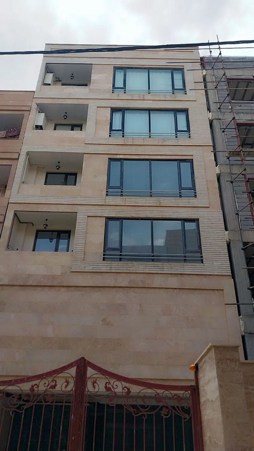 آپارتمان سه خوابه
