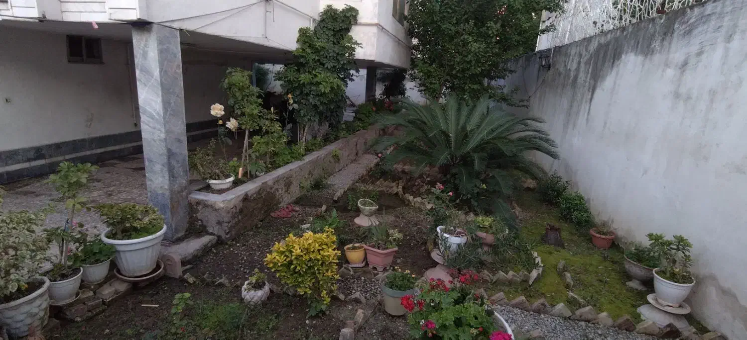 ملک و املاک