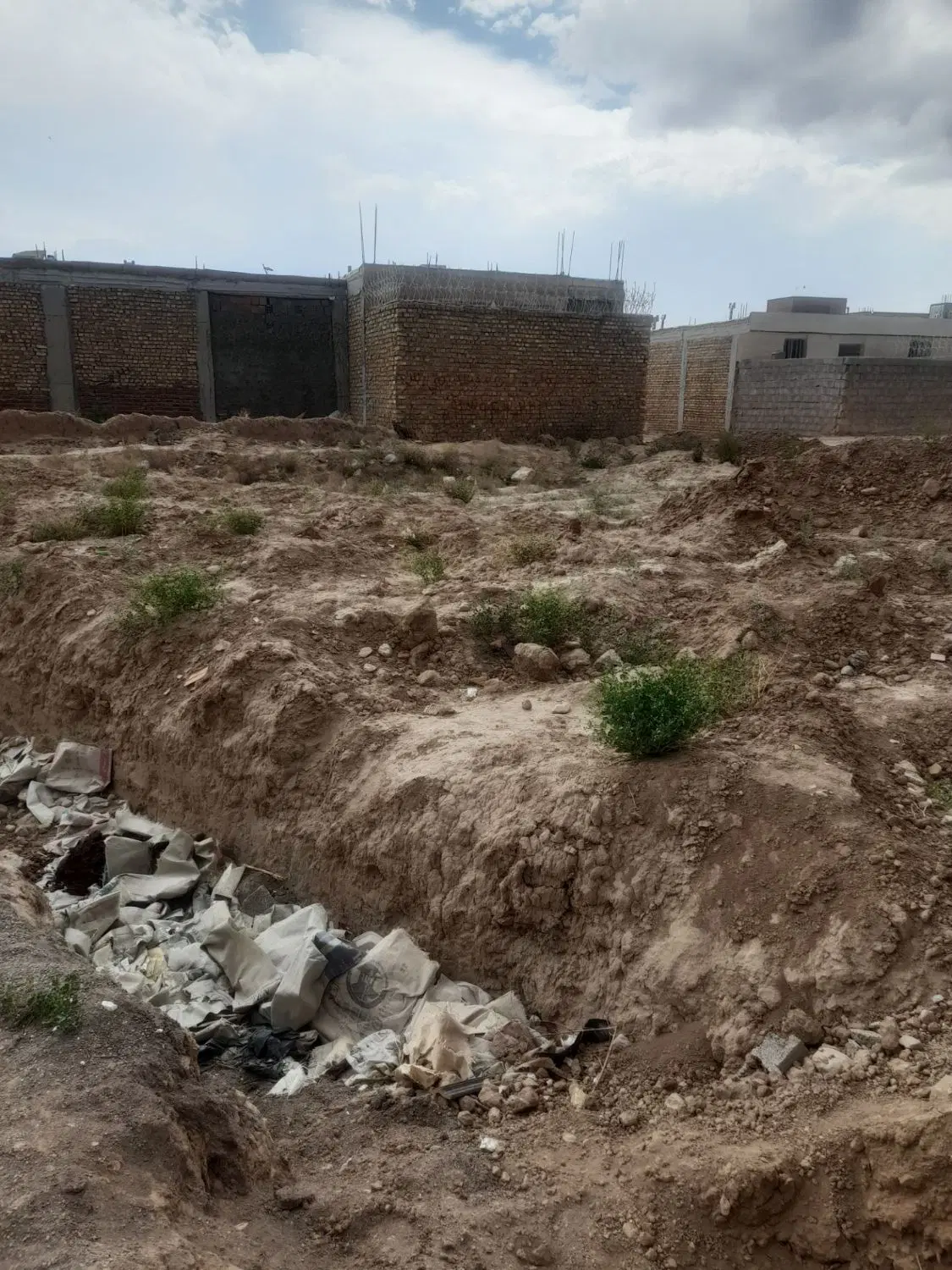 زمین فروشی