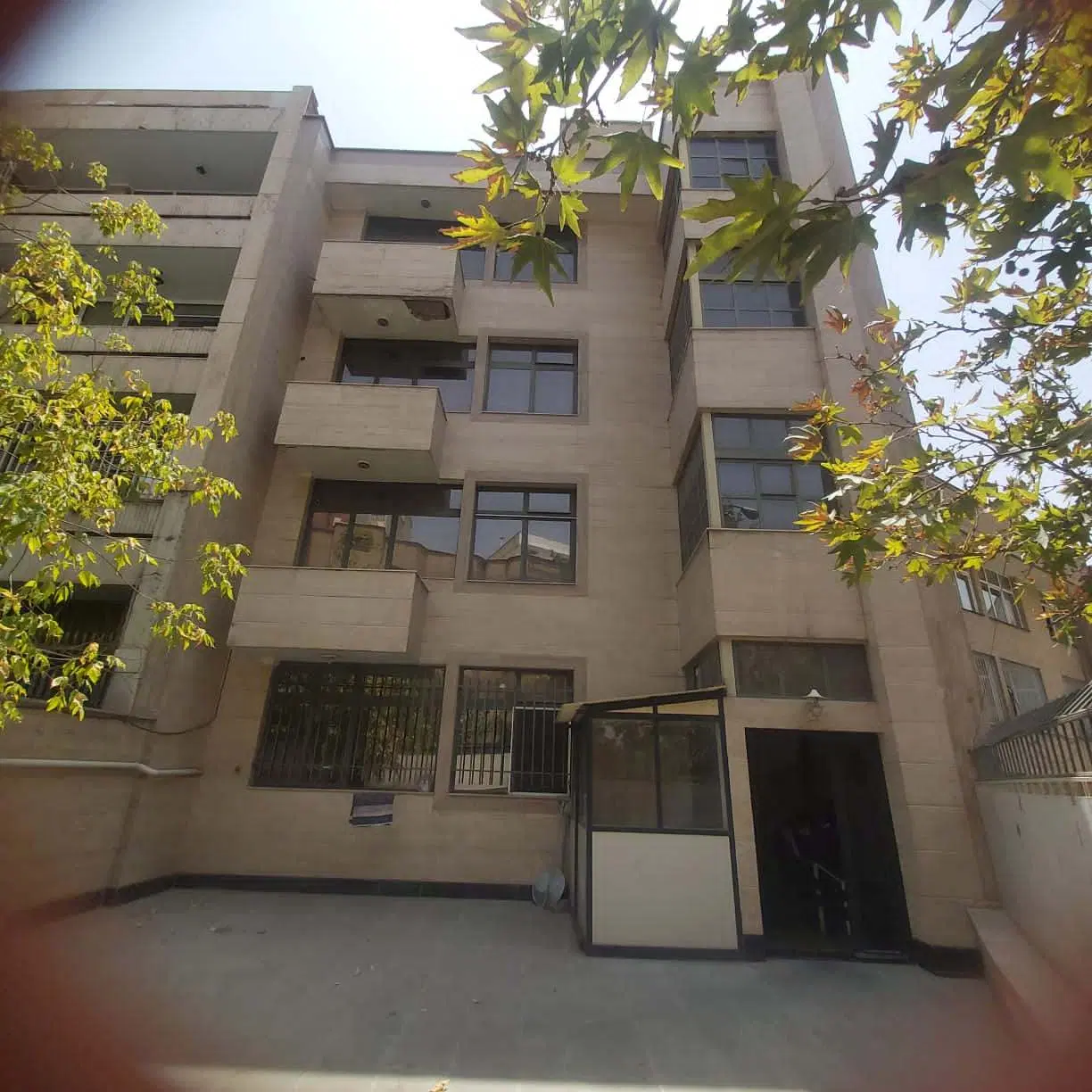 مستغلات موقعیت اداری