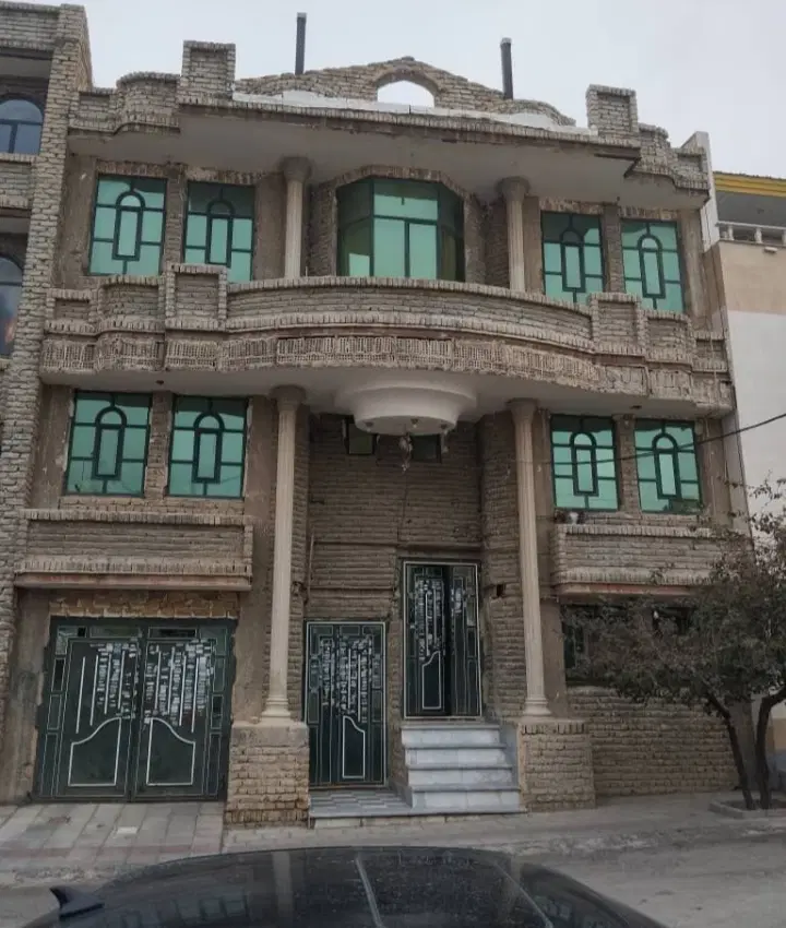 منزل ۳طبقه درجامی یک به قیمت خیلی مناسب میفروشم