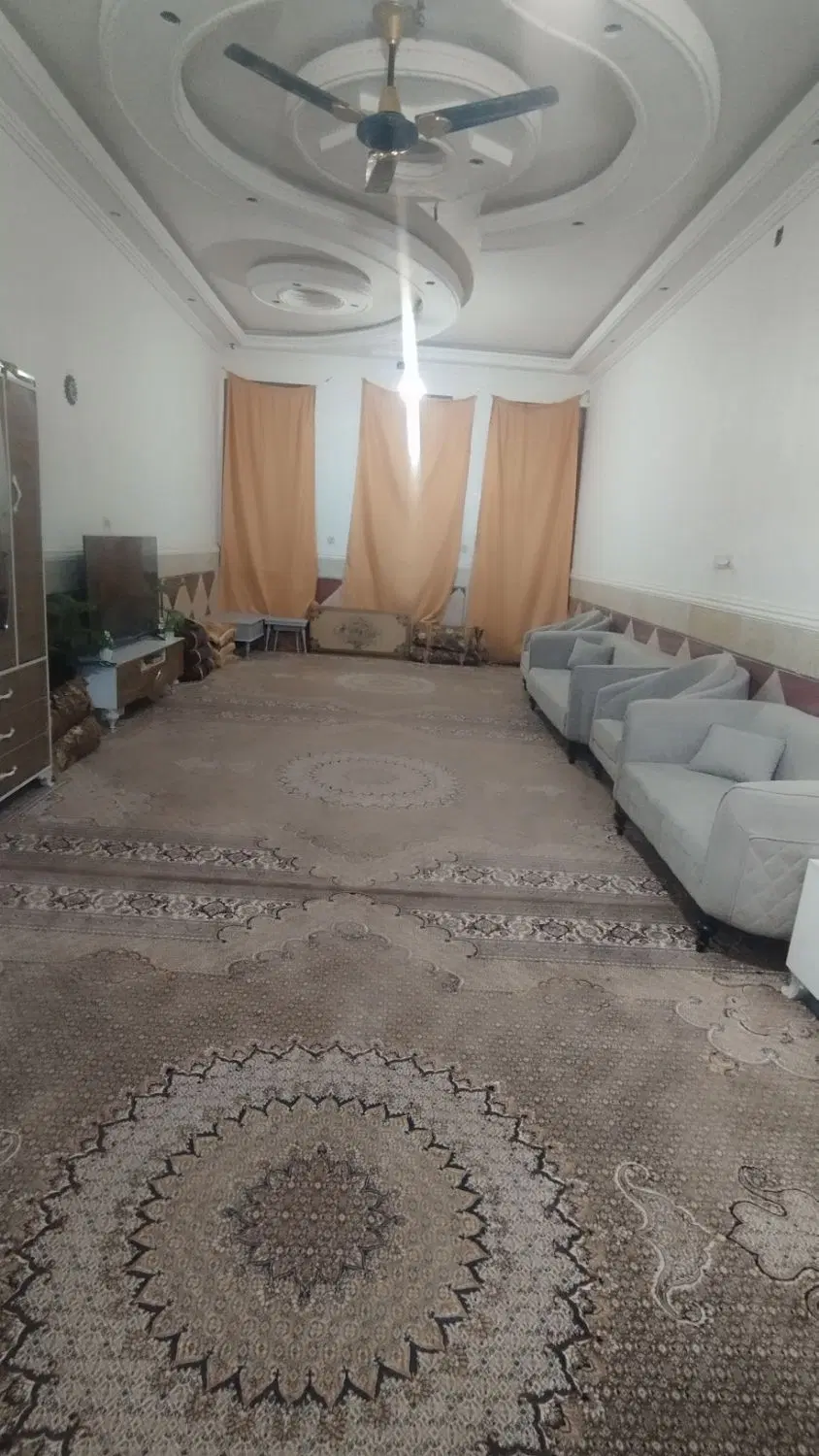 منزل اجاره ایی دارای زیر بنای 180 متر
