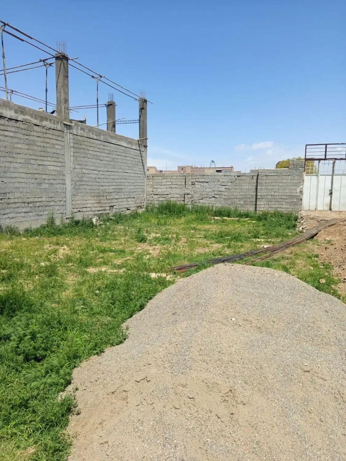 زمین مسکونی کوی بشیرخان کندی ۱۳۴متر چهاردیواری