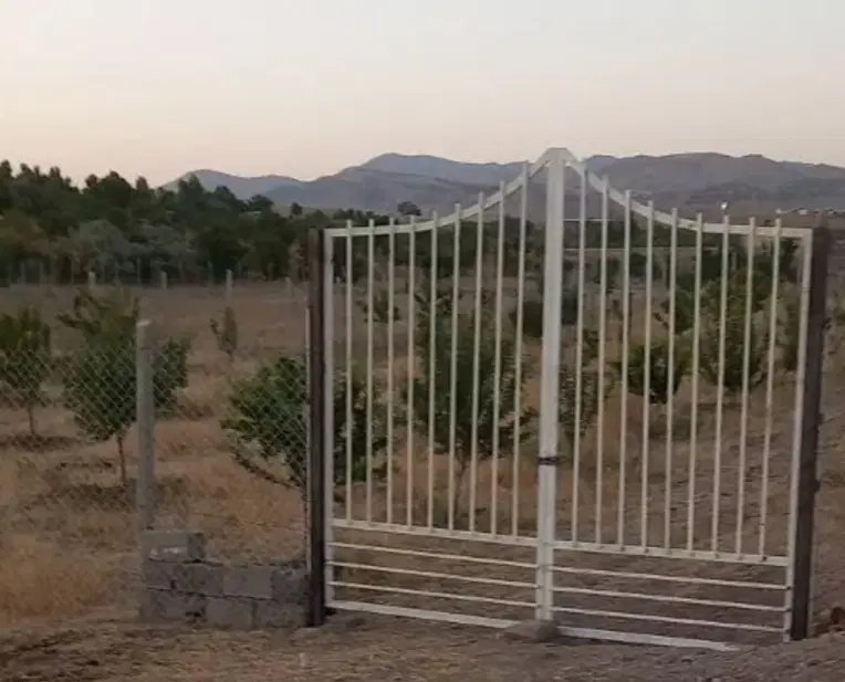 باغ ویلایی فنس دار