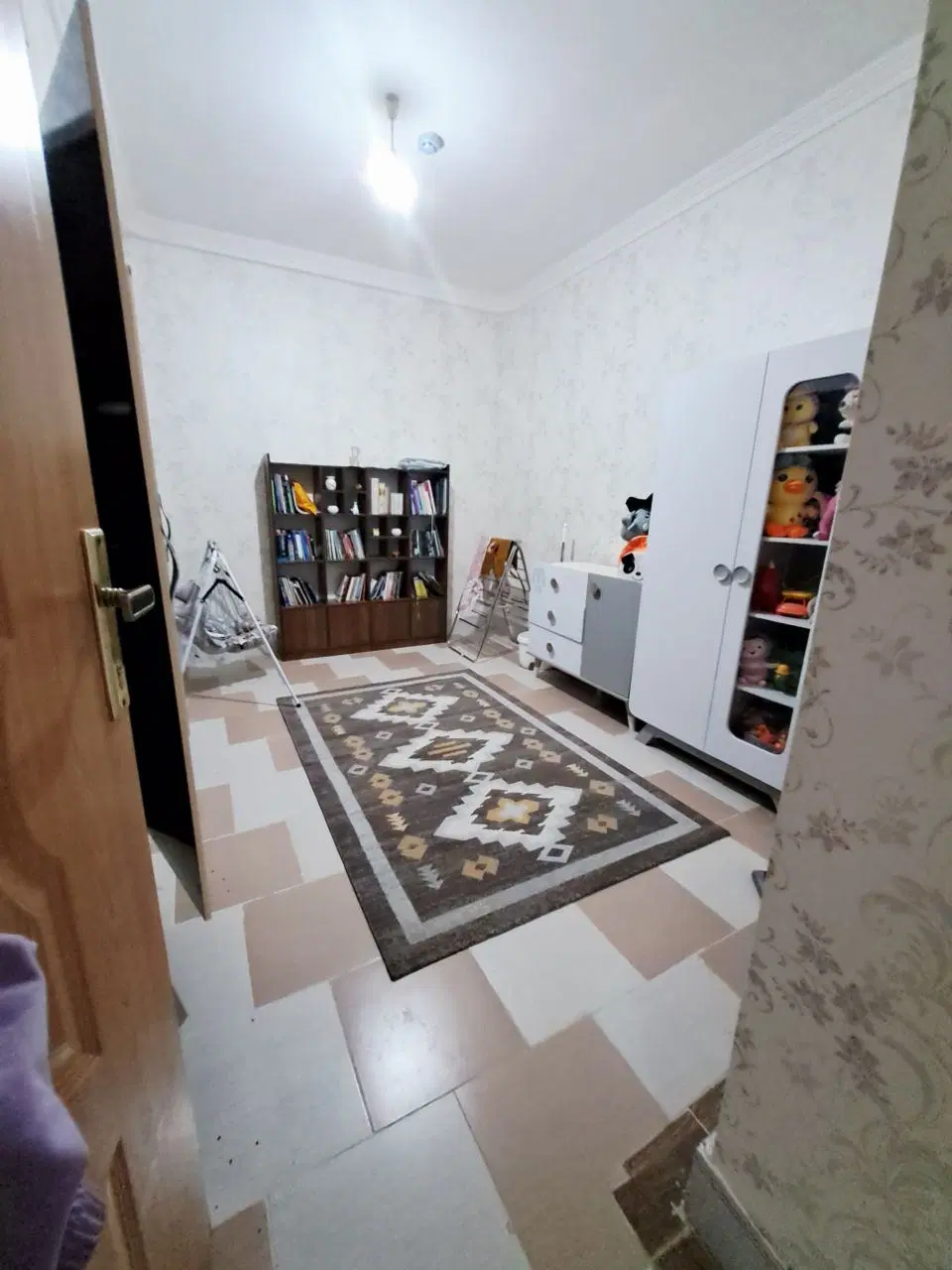 بزرگمهر 28 میلان 5 اجاره یک خوابه