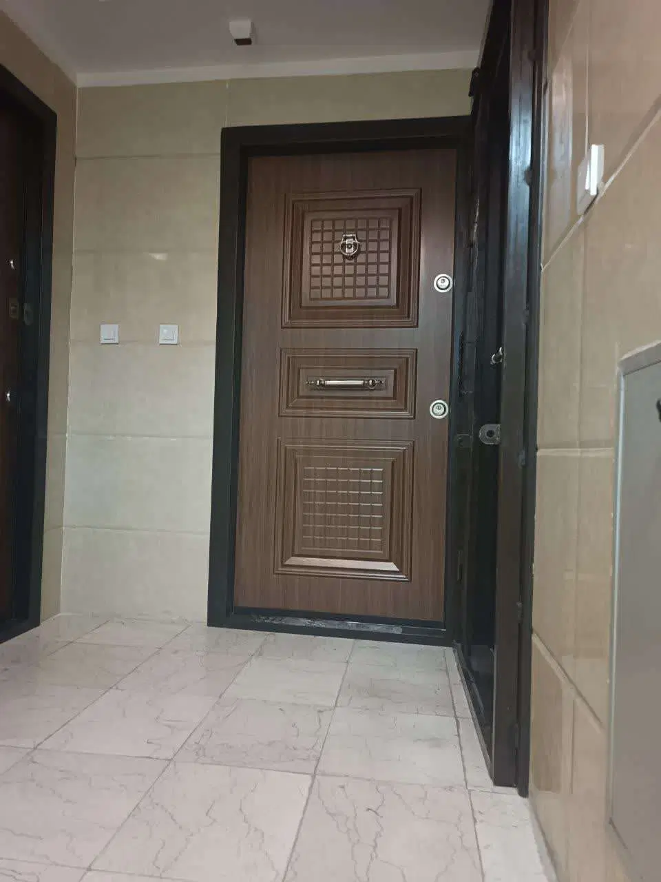 آپارتمان ۱۱۰متری واقع در بلوار احمدیه کلاک پایین