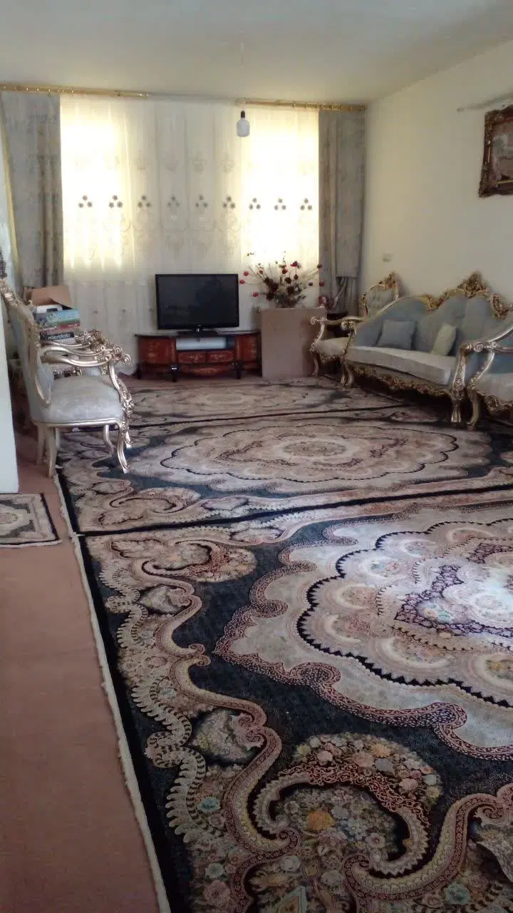 خانه طبقه سوم شهرک هجرت