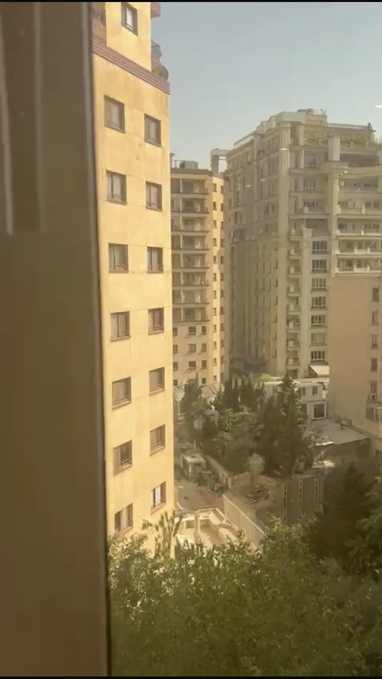 فروش ۲ واحد پیروزی ۱۰۷و۱۲۷م