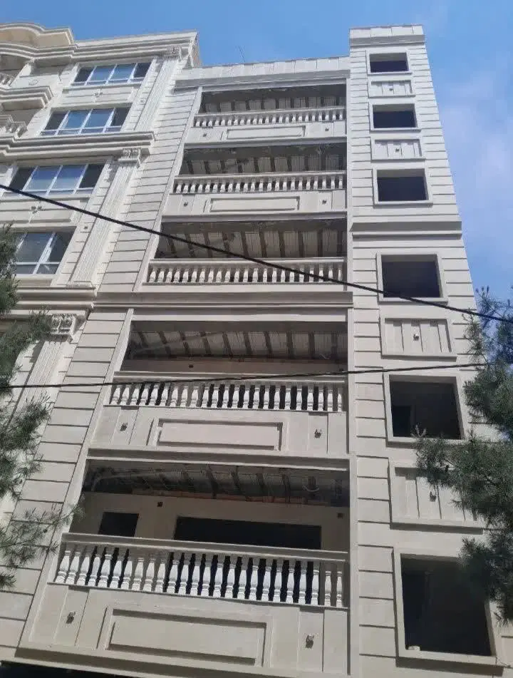 یک واحد آپارتمان ۱۲۲ متری نوساز کلید نخورده