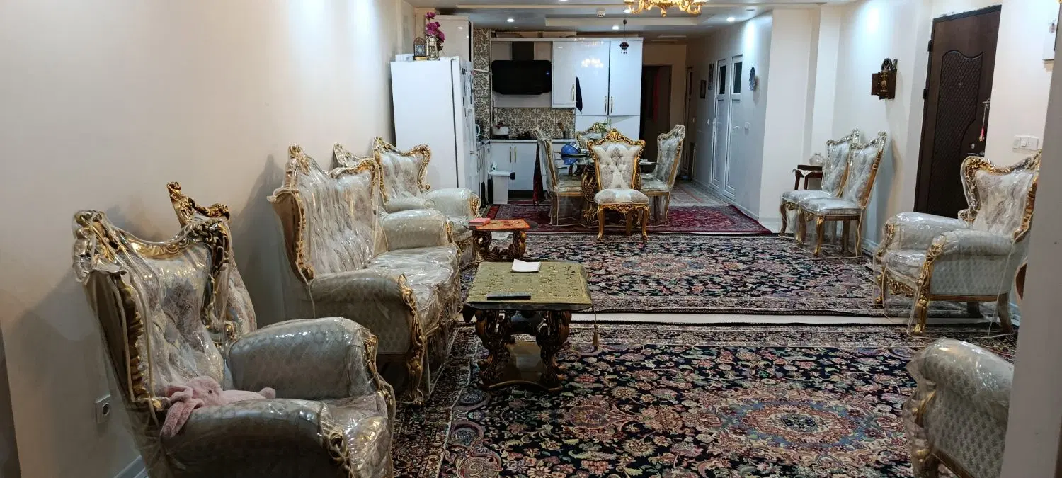 آپارتمان ۱۲۵ متری ۳ خواب طبقه دوم جلو