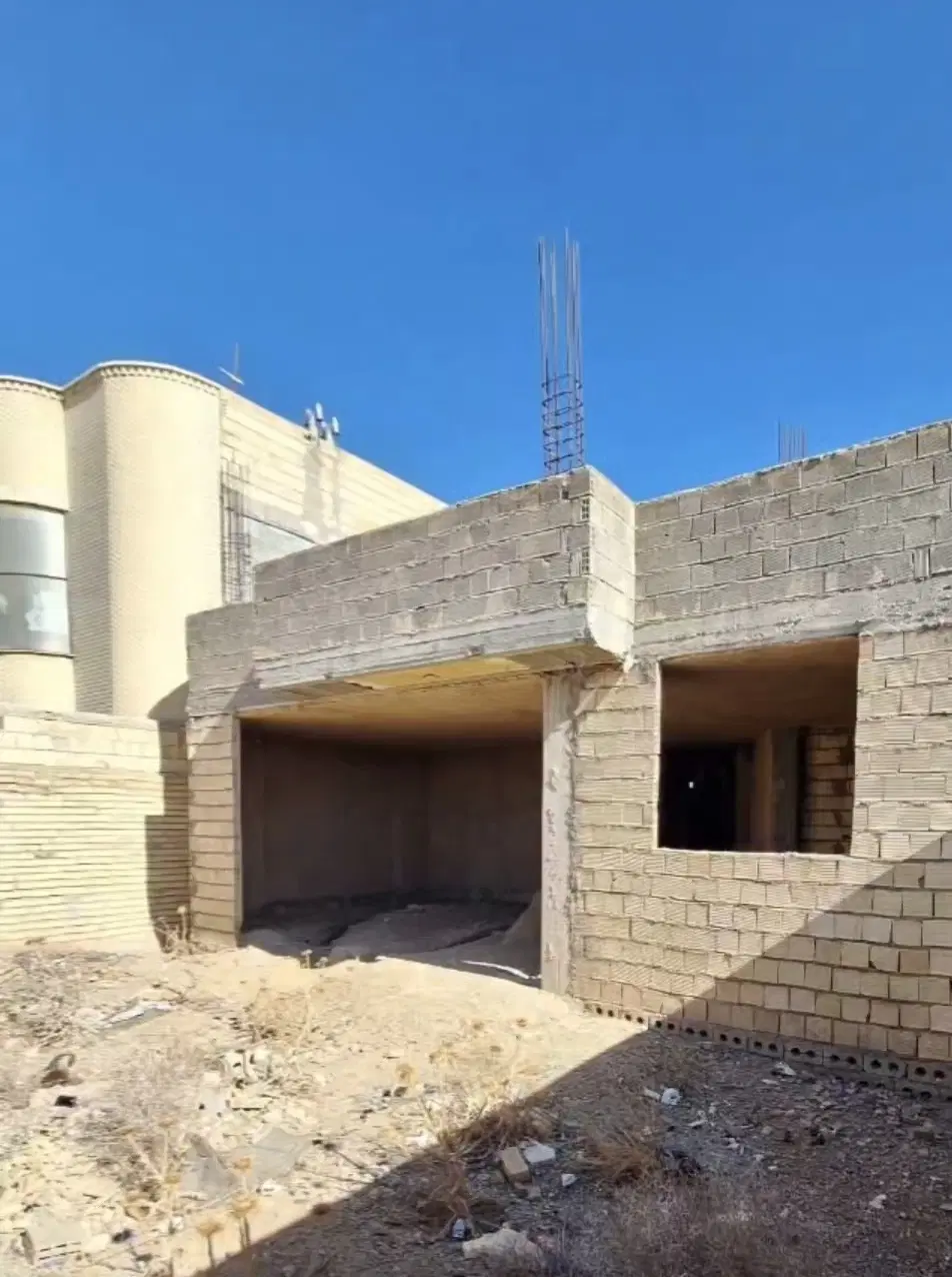 منزل نیمه کاره شهرک فرمانداری