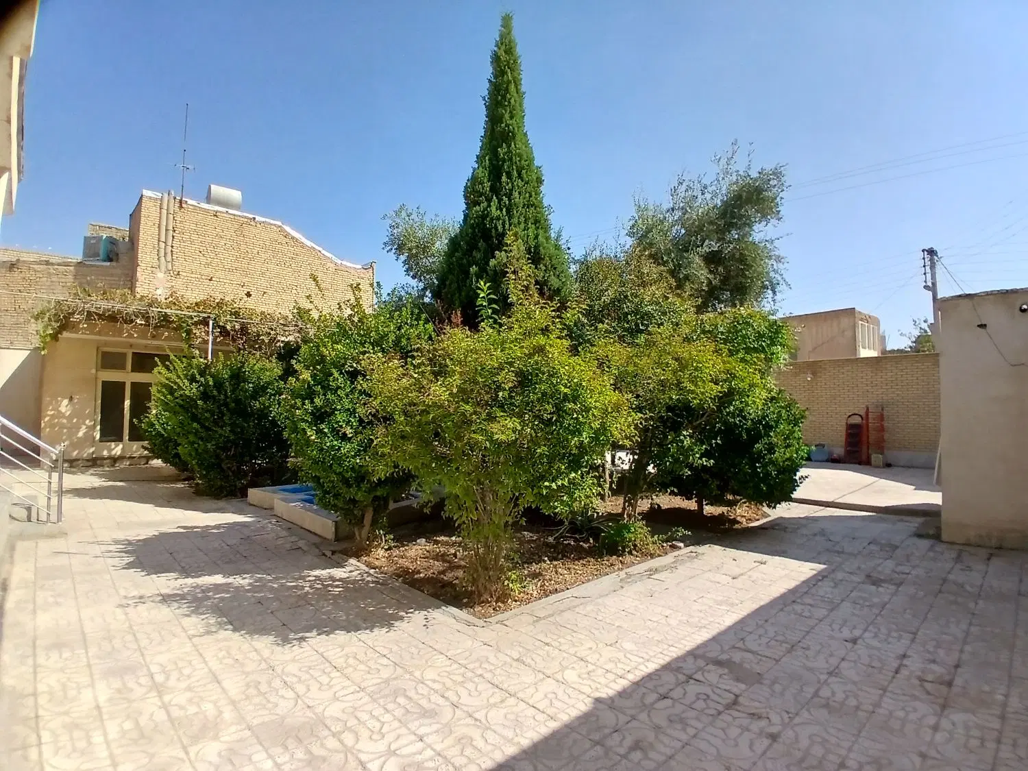 فروش خانه ویلایی ۶۶۰ متر