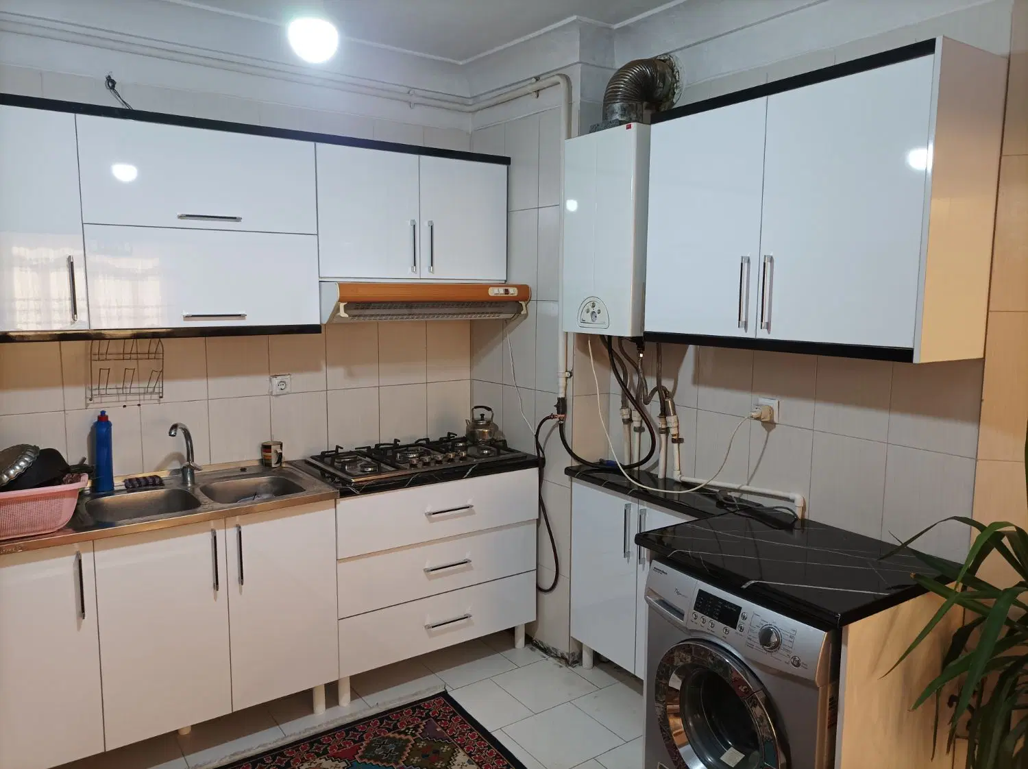 واحد ۸۳ متر سند دار