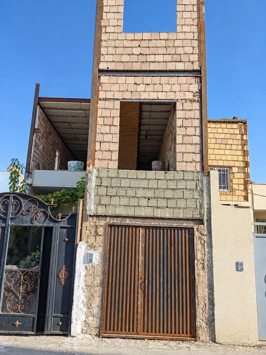 خونه اخگرآباد نیمه کاره