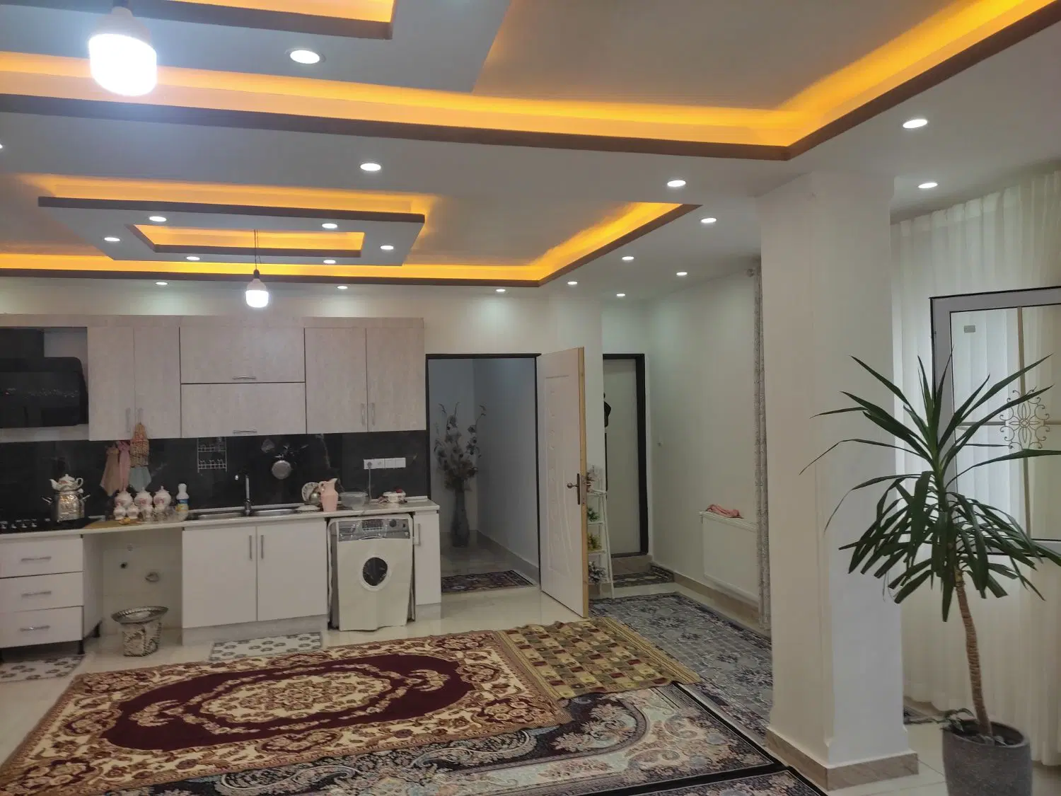 اپارتمان ۱۰۰ متر دوبر  رشت حمیدیان خ ایران