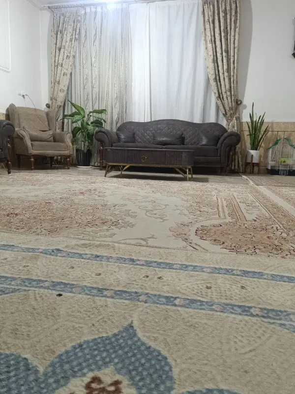 نیازمند همخونه خانم هستم