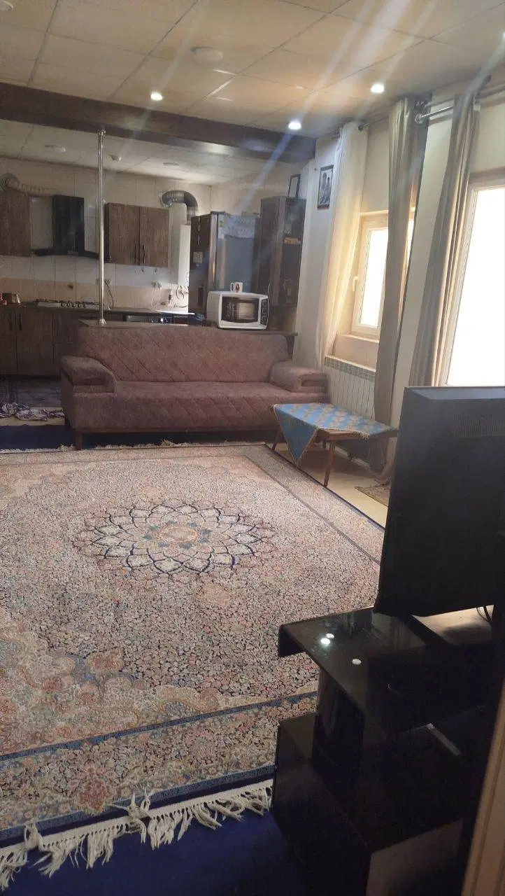 آپارتمان دو خواب ملکی تک برگ
