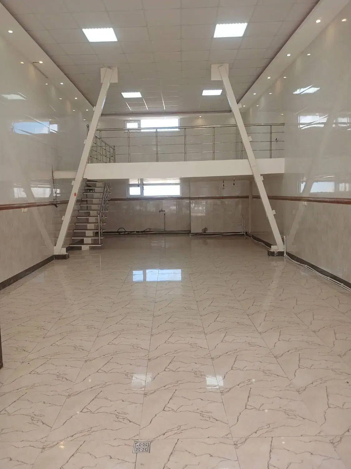 مغازه لوکس برای در میدان دادگستری اجاره داده میشود