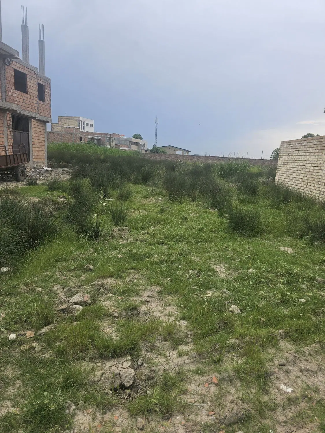 زمین مسکونی با سند وپروانه ساخت