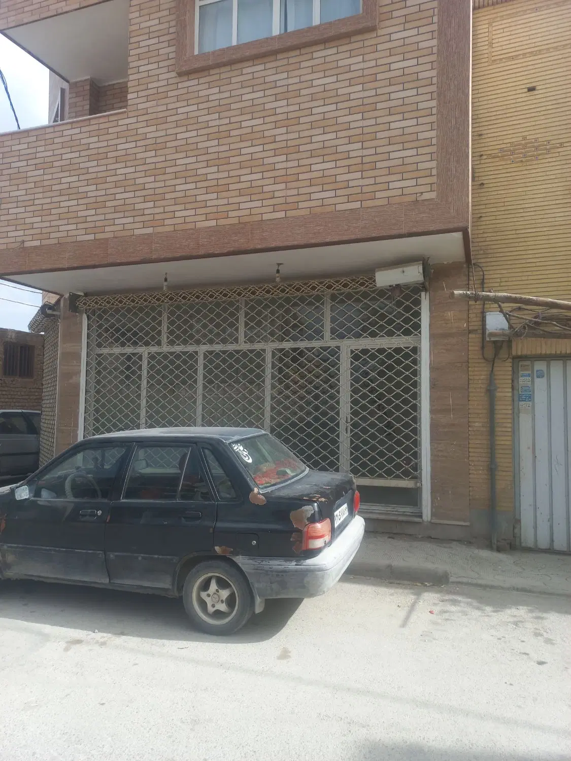مغازه دونبش ۷۰متردر زازران