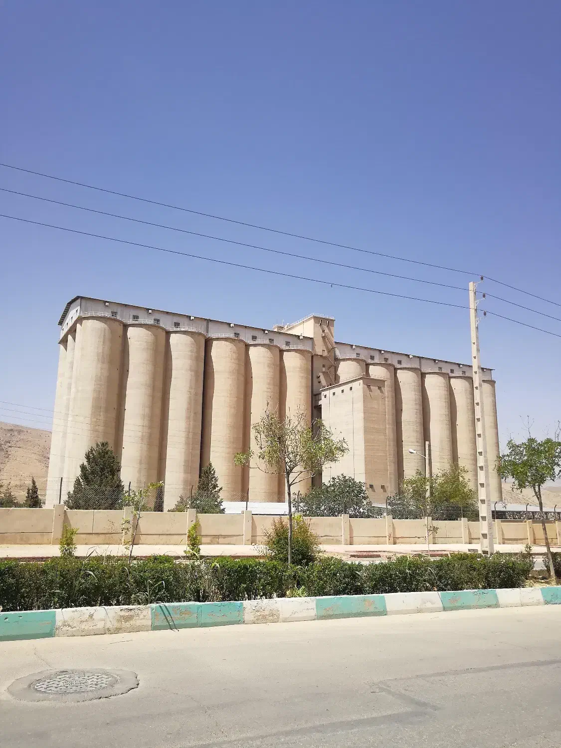 فروش زمین ۲۰۰ متری اکبر آباد ( رکن آباد)