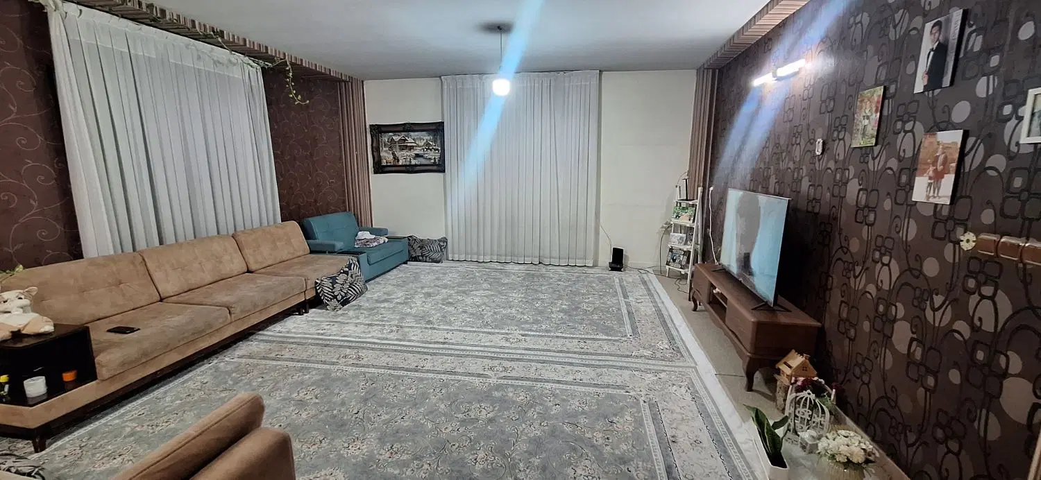 آپارتمان طبقه دوم