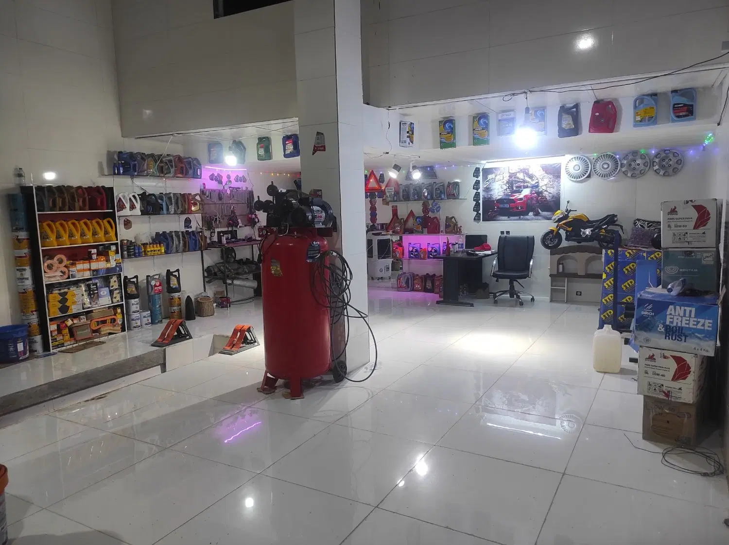 مغازه ۵۰متری اجاره یا شراکتی تعمیرگاهی