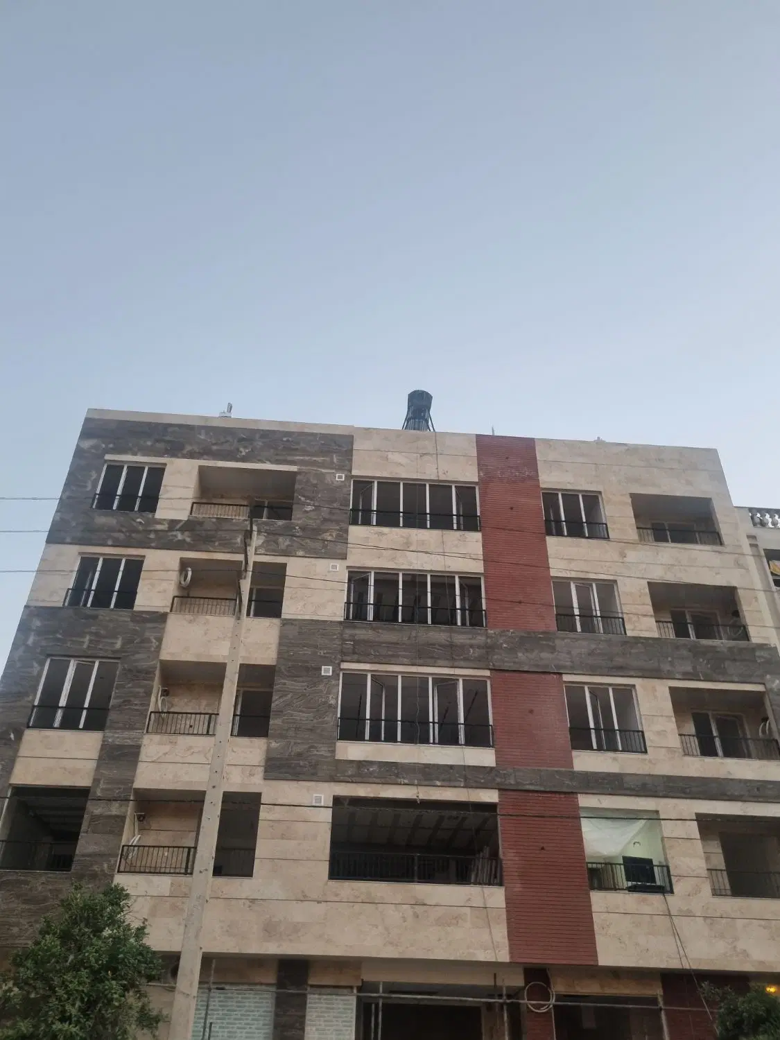 آپارتمان بر فیض