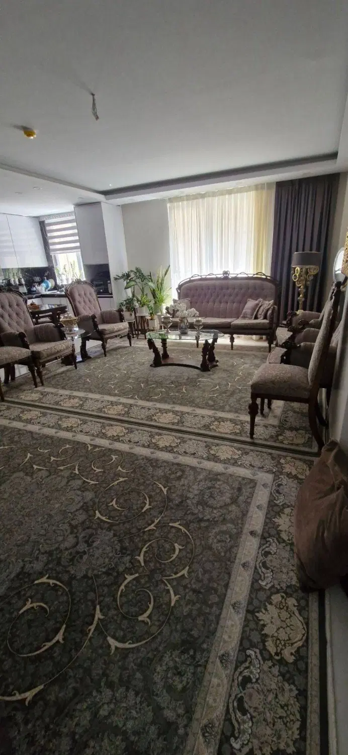 ۸۷ متر یک‌ساله فول امکانات غرب باقری