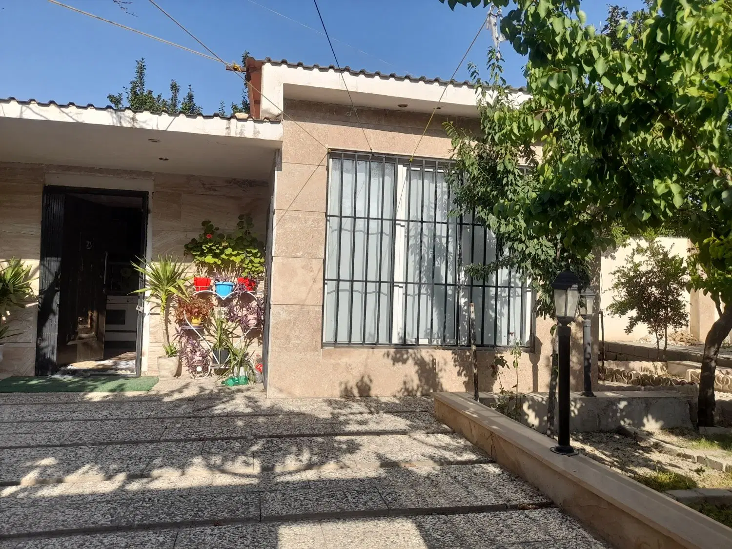 ۳۰۰مترباغ ویلادرشهریار_جنب رستوران کندو