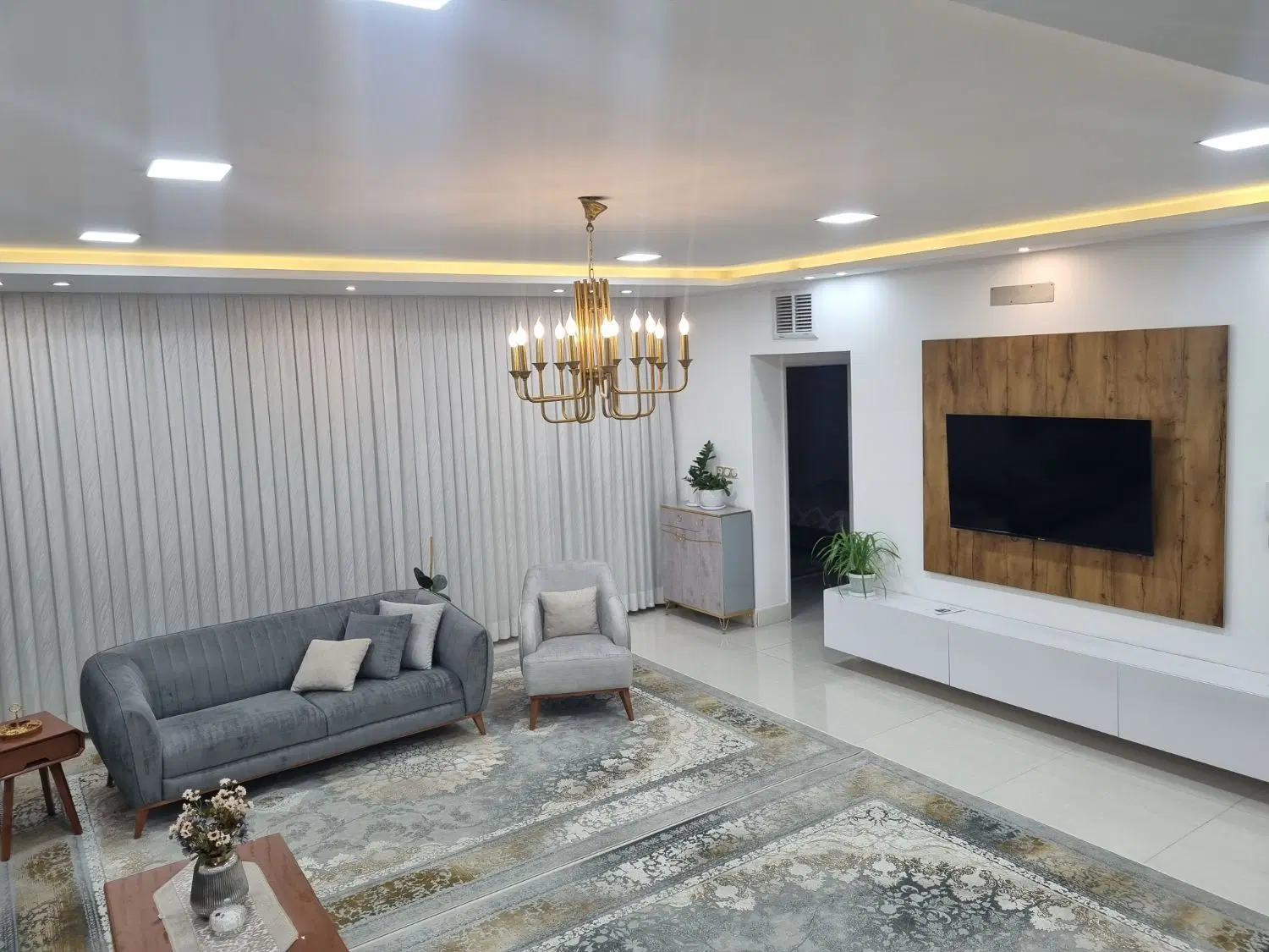 واحد آپارتمان مدبر عزیزی