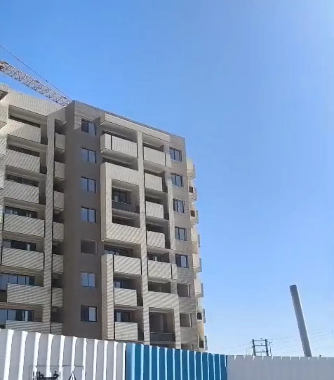 آپارتمان 102 متری گلستان
