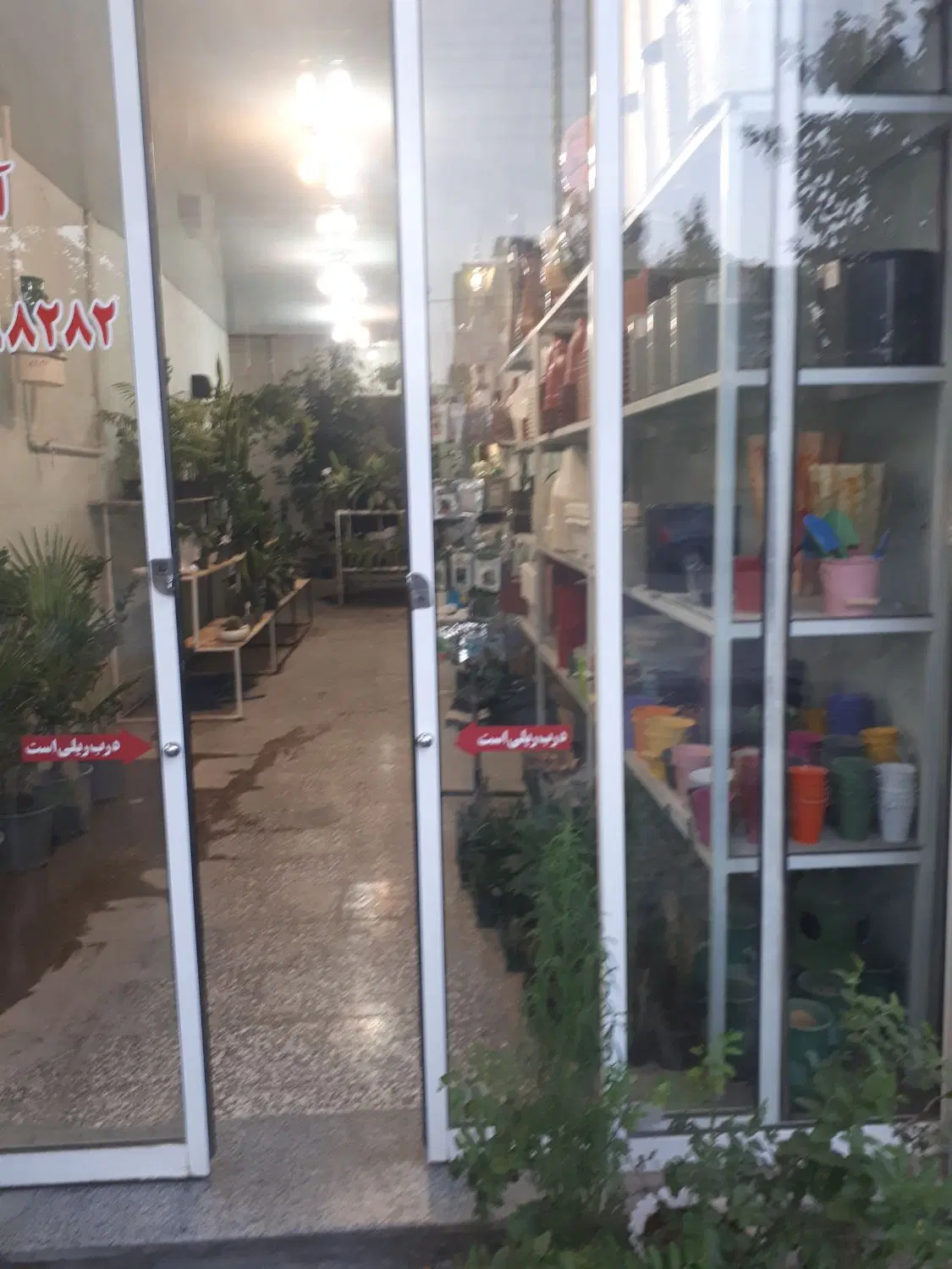 واگذاری ۲ باب مغازه گلفروشی خ امام شرقی