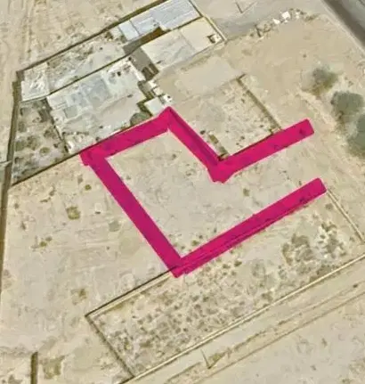 زمین بر اتوبان کنار ولوو