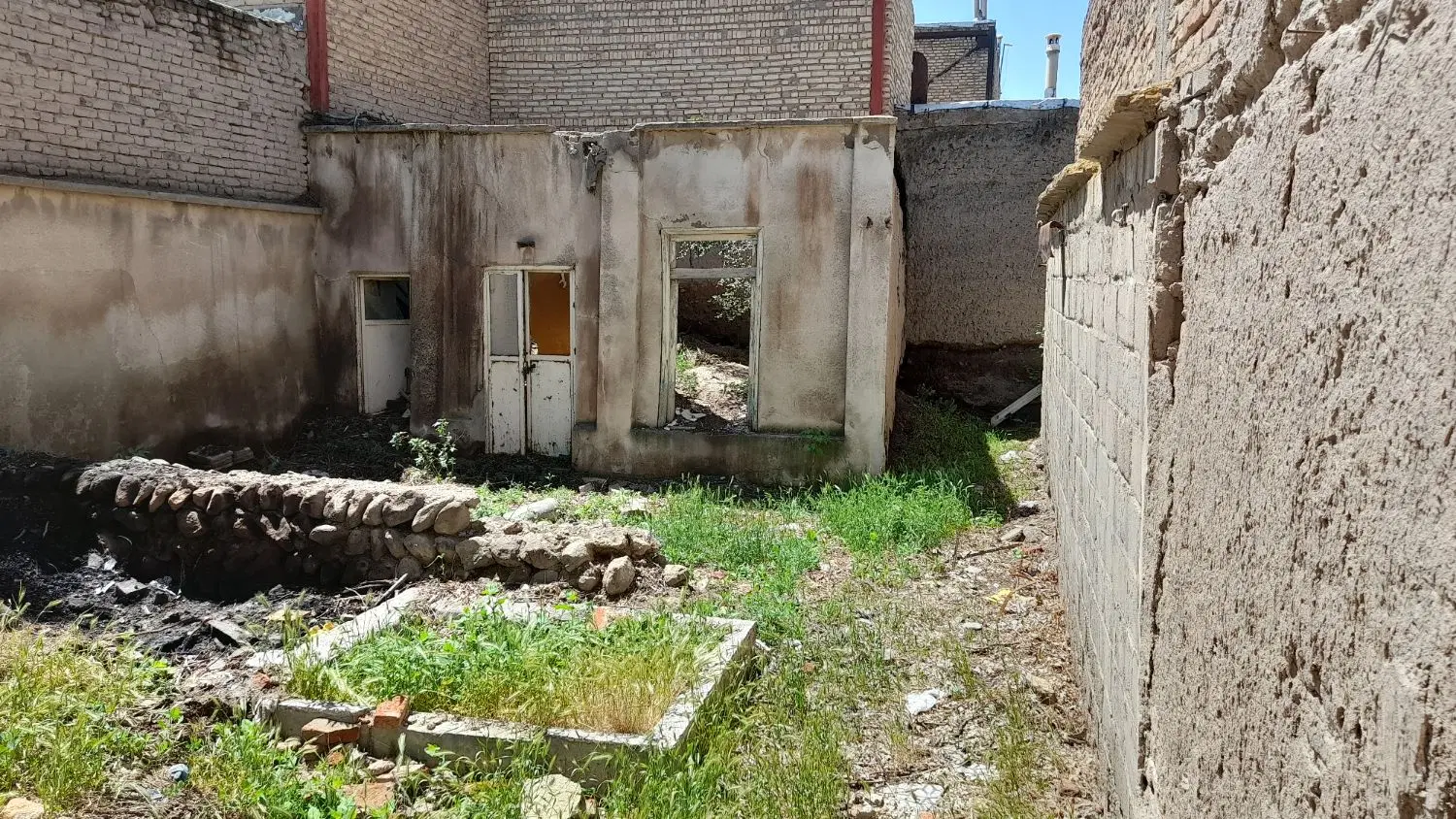 قطعه زمین مسکونی غیر قابل نشیمن