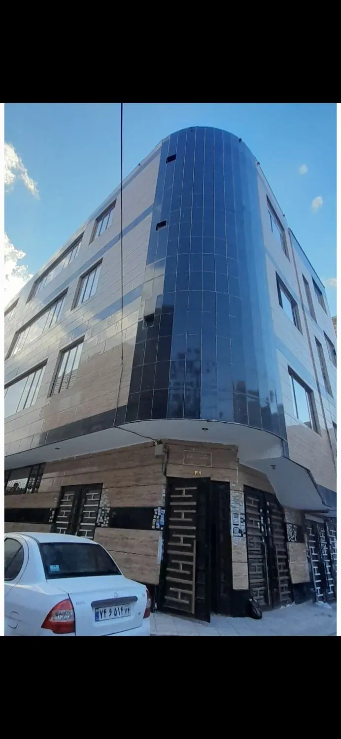 آپارتمان ۱۱۵متری شیک سر دونبش غرق نور دوخواب طبقه۲