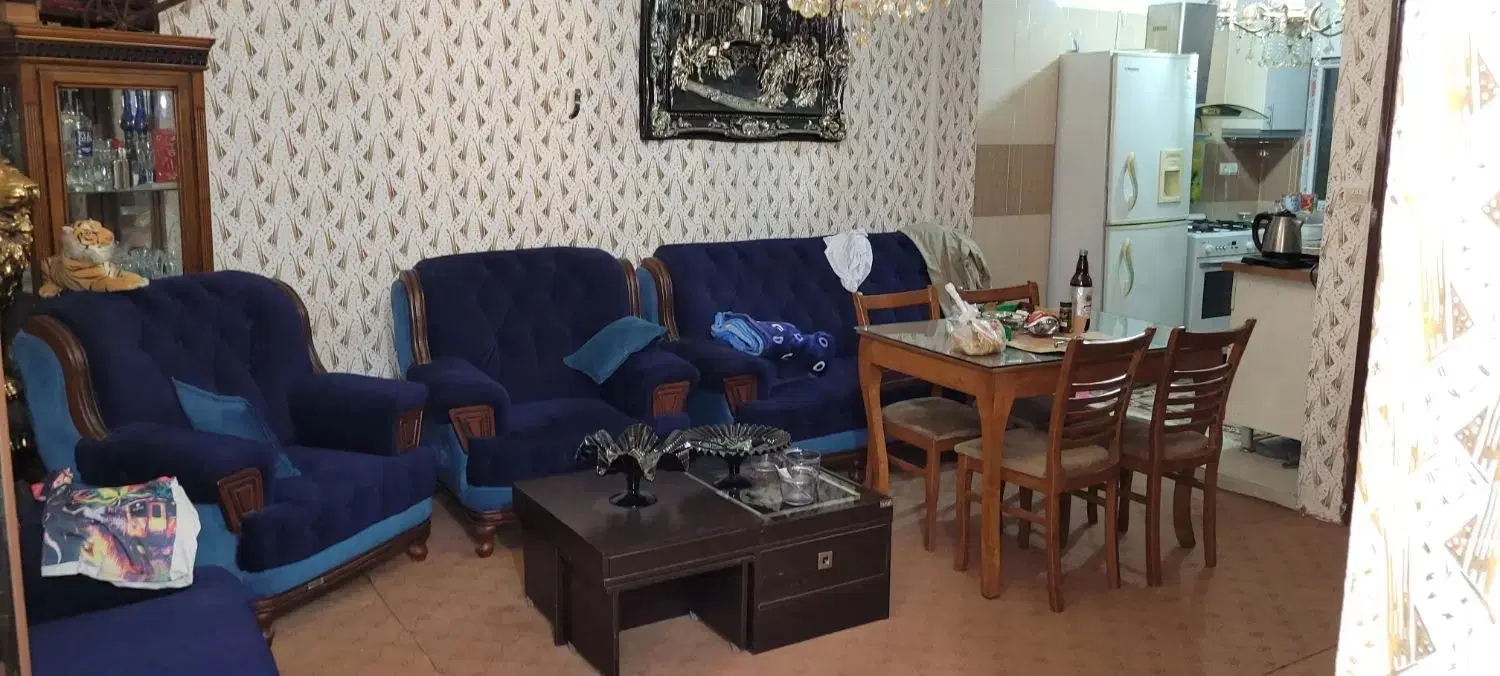 متراژ ۶۵ متر خ استخر