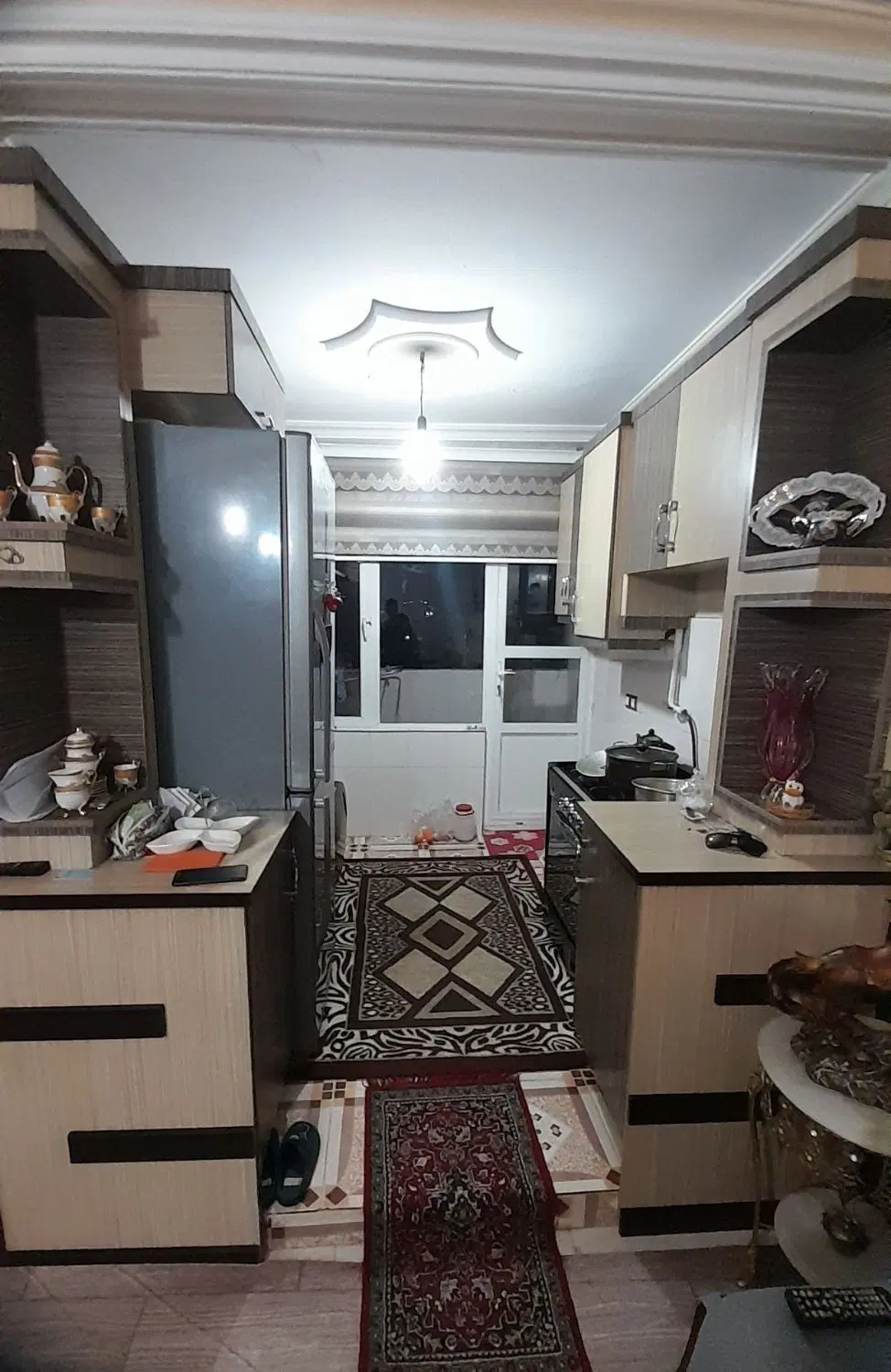 واحد 65 متری ماشین رو