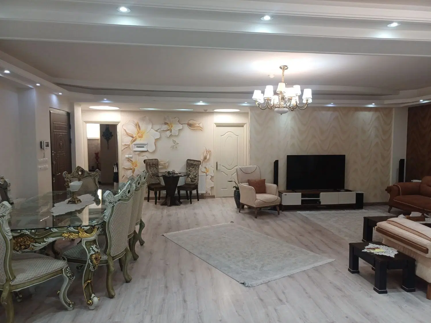 فروش یک واحد آپارتمان لوکس۱۶۴ متر کوی فیروز قدیم