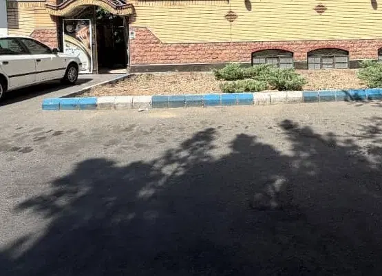 نبش چهاارراه بر خیابان به سالن زیبایی یا مزون